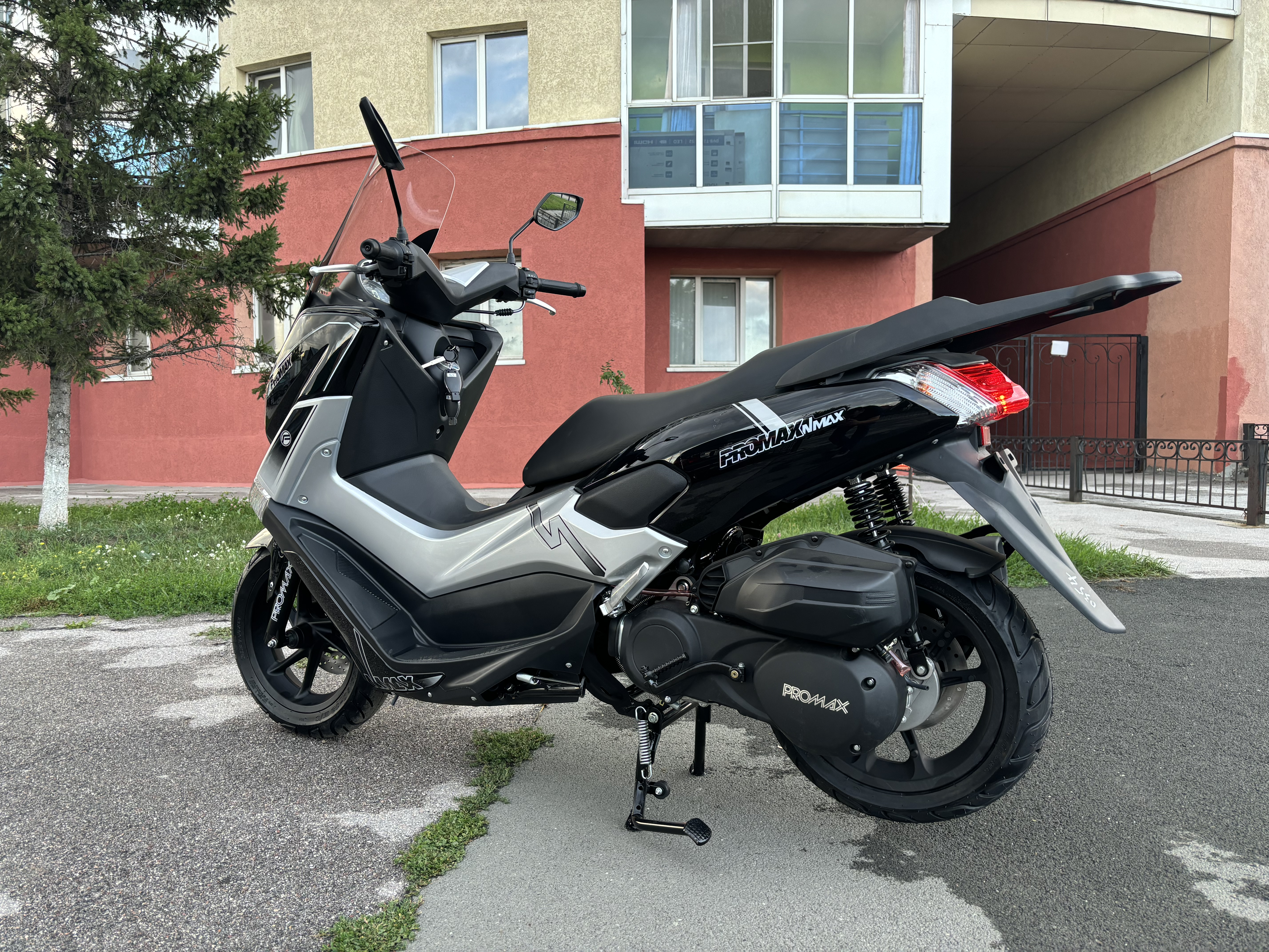 МаксиСкутер PROMAX NMAX 200(49) (replica YAMAHA)